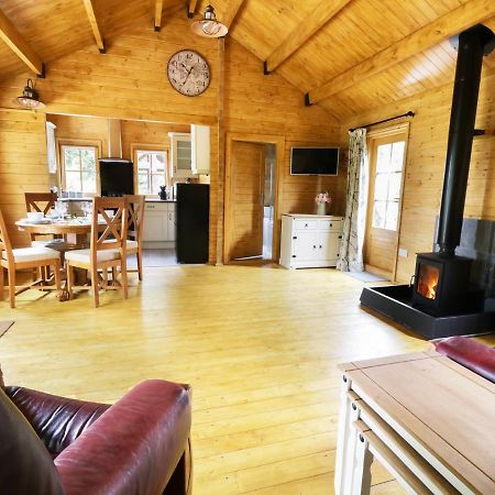 Acorn Lodge Saxmundham Exterior photo