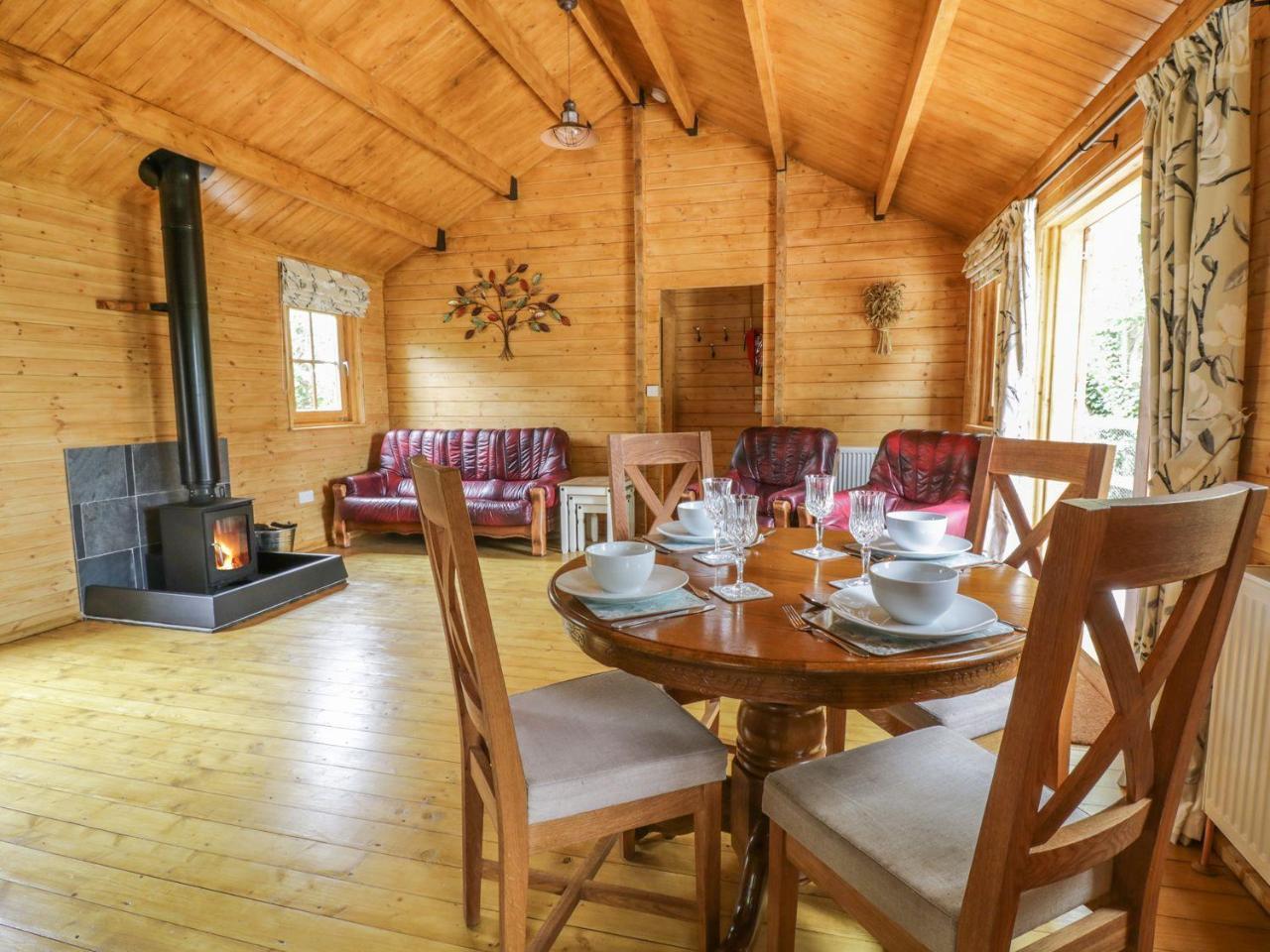 Acorn Lodge Saxmundham Exterior photo