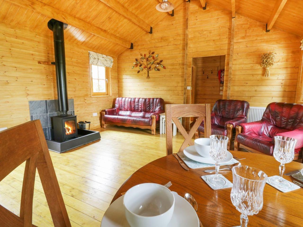 Acorn Lodge Saxmundham Exterior photo